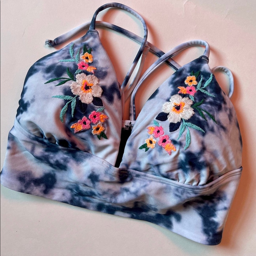 Hollister swimsuit top size small